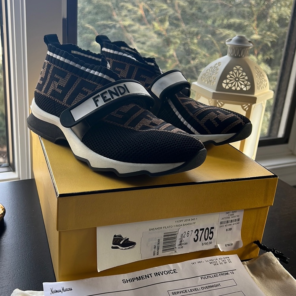 Fendi Love Sneaker